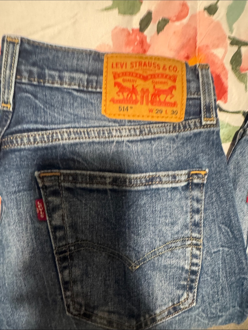 Levi's Men's Slim Straight Jeans in Medium Blue Denim